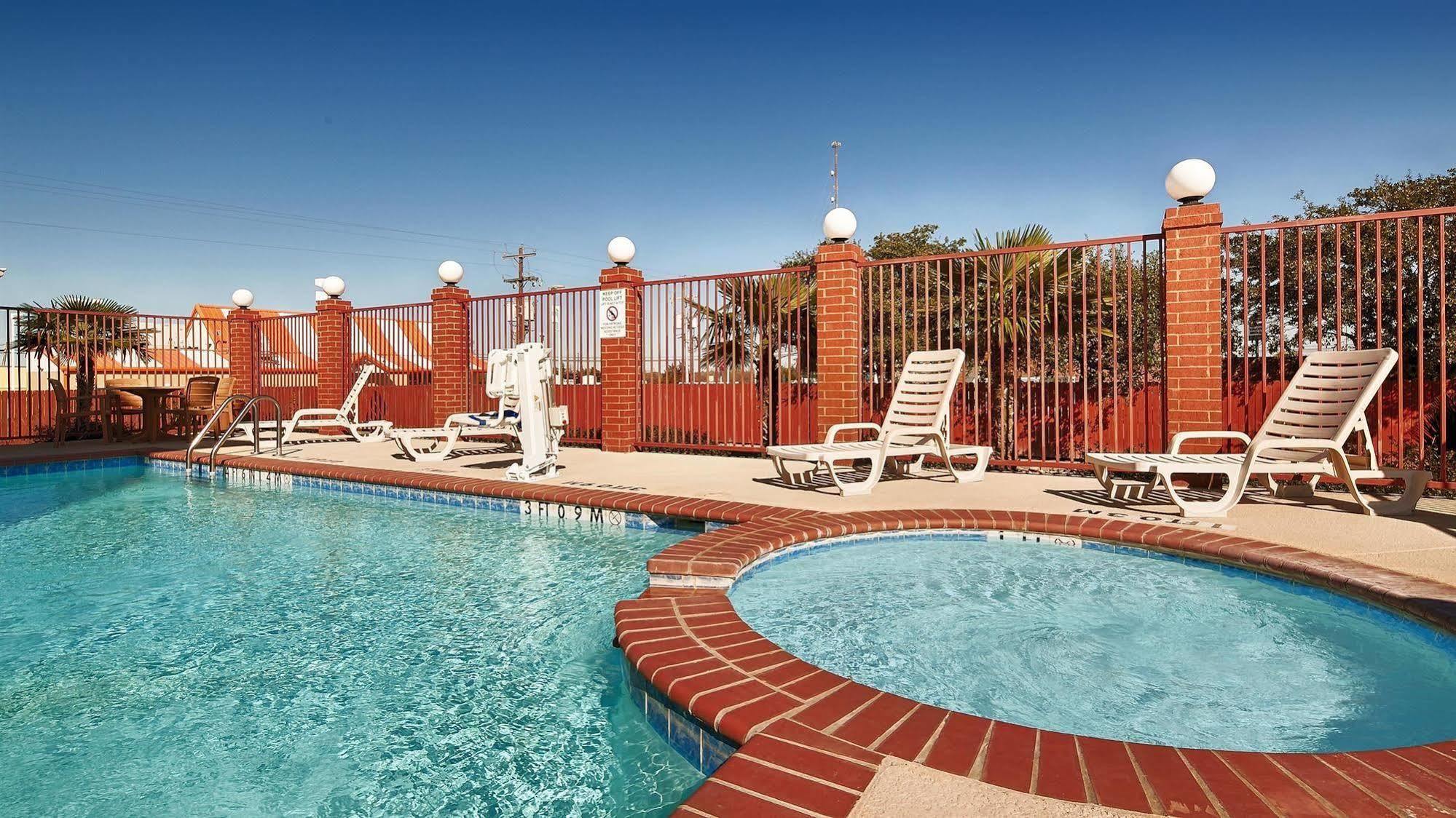 Best Western Giddings Inn & Suites Exterior foto